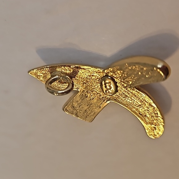 PCI Vintage Kiss Goldtone Pendant - Picture 5 of 7